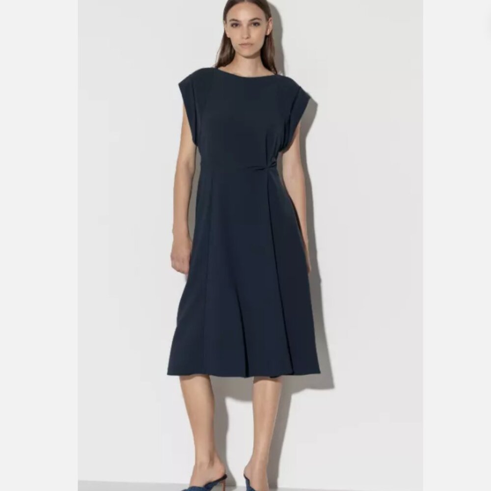 LUISA CERANO Women's Dress Sleeveless Navy Size 8/38 NWT